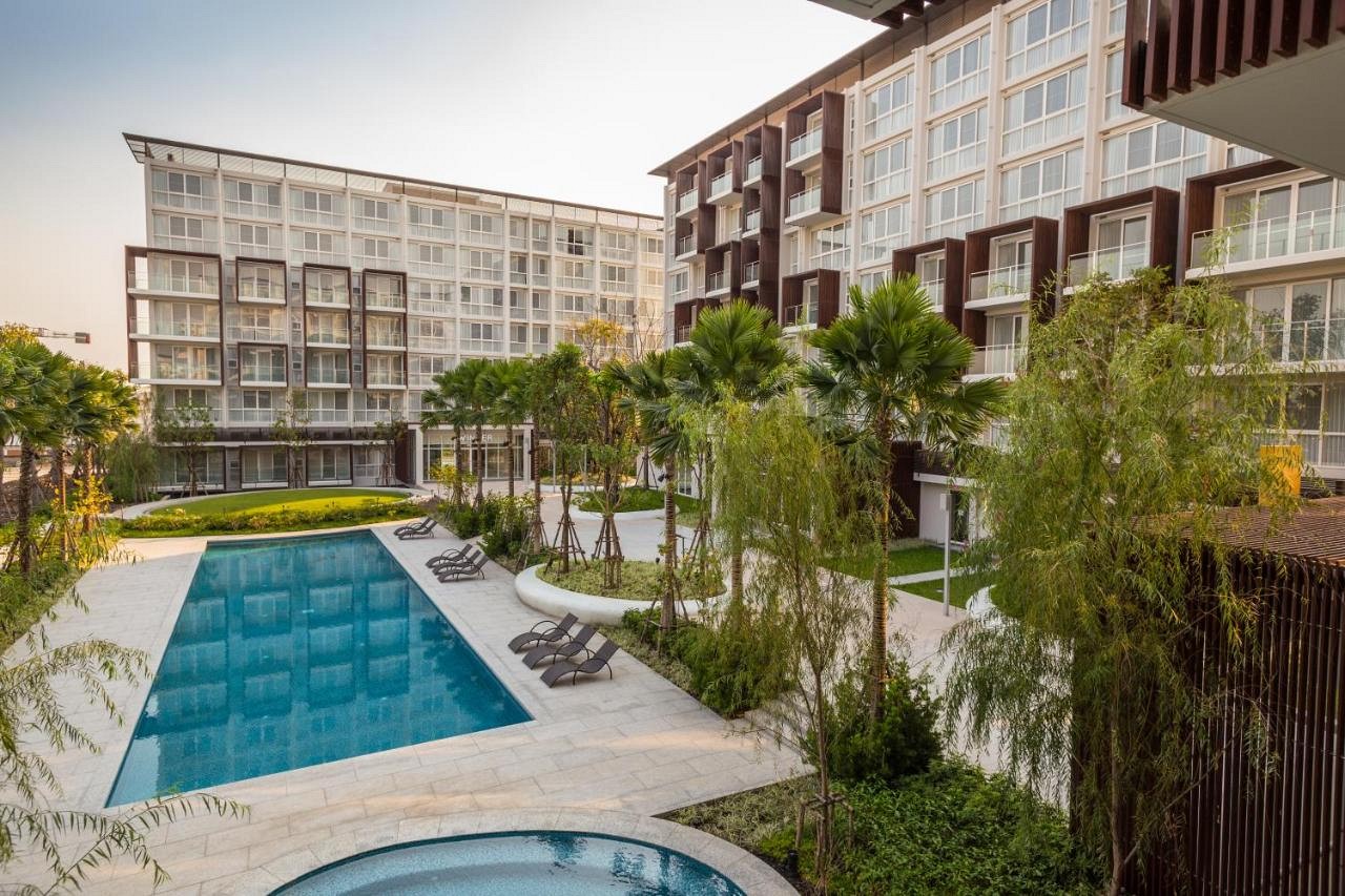 The Idle Hotel and Residence
